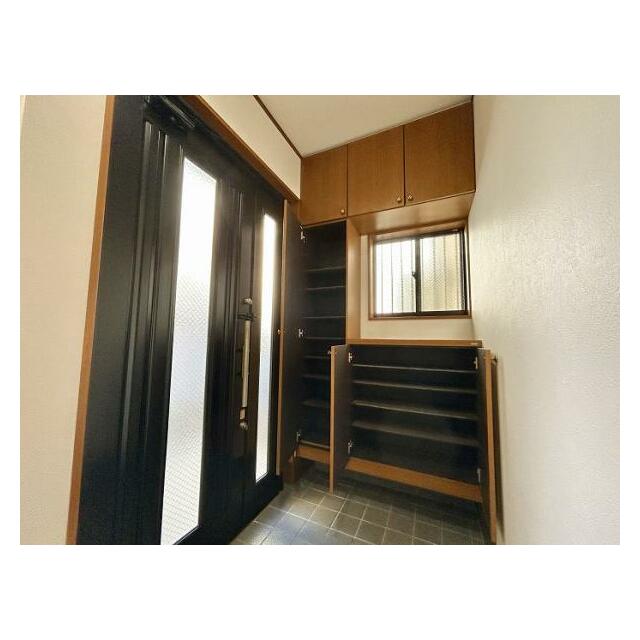 「玄関」十分な収納力のシューズクローゼットです