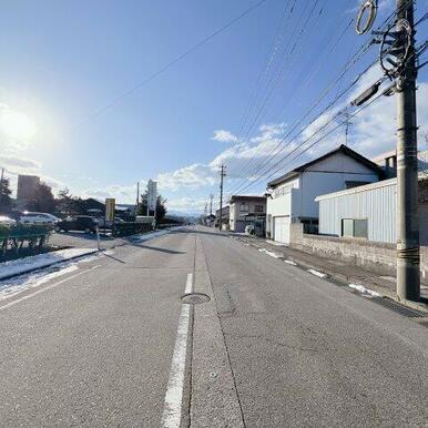 融雪装置付きの前面道路