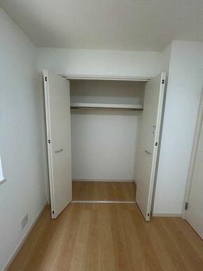 洋室約５．３帖クローゼット