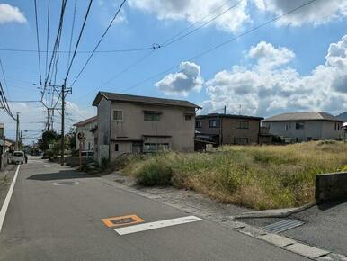 北側道路（バス通り）