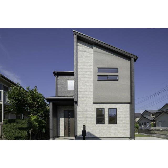 閑静な住宅街の角地に誕生！