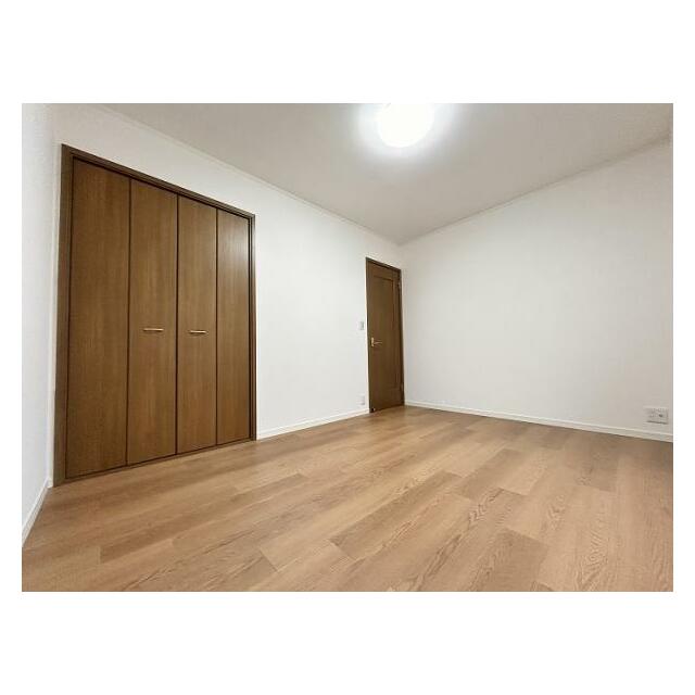 2階西側洋室6帖
