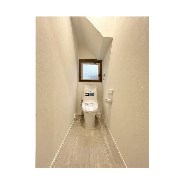 1階　トイレ　新品交換済み