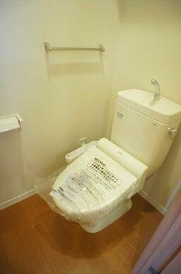 洗浄暖房付の便座は快適な暮らしをサポートする必須アイテムです♪