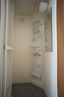 シャワー室　※別部屋写真