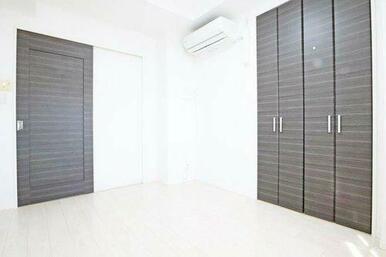 洋室 5.5帖 収納あり！