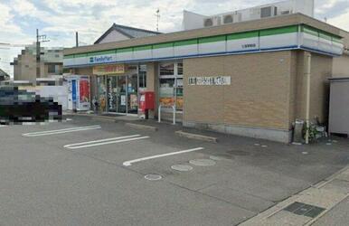 ファミリーマート 七宝駅前店