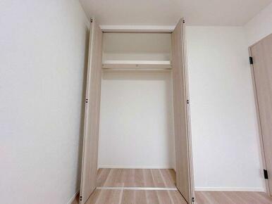 「北側洋室」暮らしにゆとりを生む、たっぷり収納です。