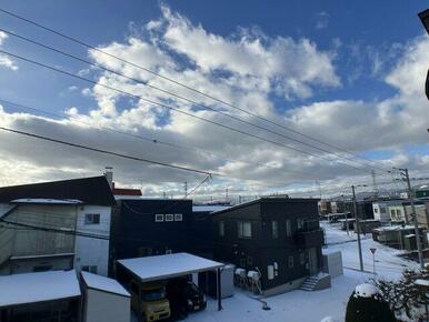 バルコニーから大和プレミストドームが見えます♪