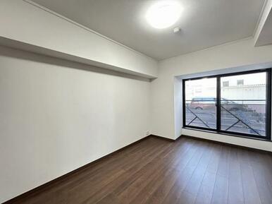 東側洋室　西側からの視点