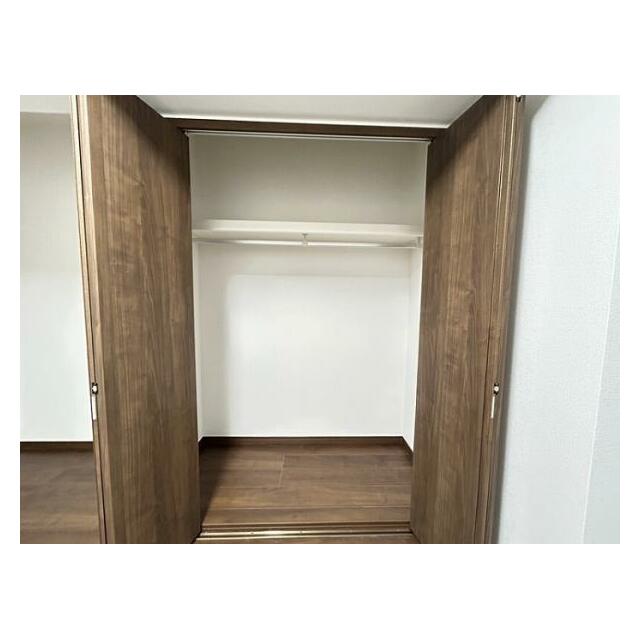 約6帖の洋室　収納部分