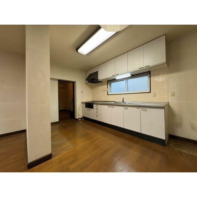 ワイドサイズのキッチン♪LDK17.5帖