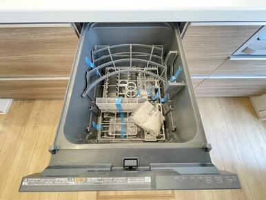 忙しい朝や冬の寒い日の洗い物はお任せ！毎日の家事を軽減できる食器洗浄機付きです＾＾
