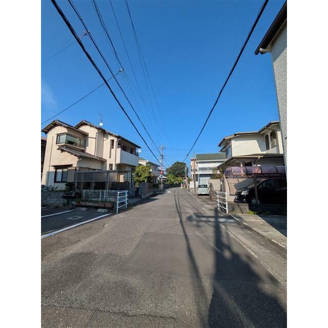前面道路(南西側から)