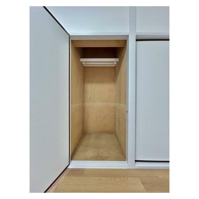 「東側洋室」収納