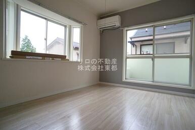 ２面採光なので、明るく風通しのよい過ごしやすいお部屋です♪