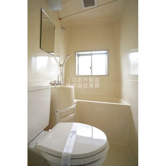 お掃除がしやすい洗面台付き３点ユニットです☆