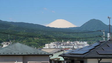 部屋から富士山が見えます。