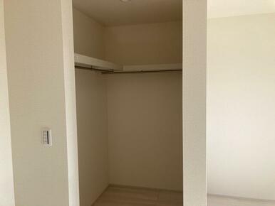 賢く収納しながら季節ごとの装いを楽しみたい（2号棟）