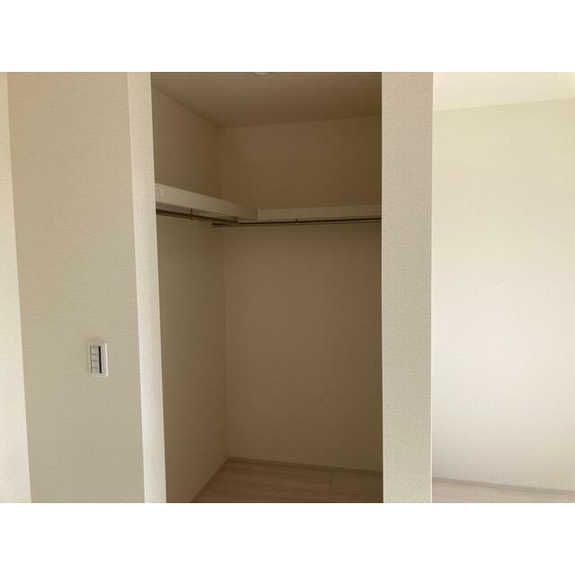 賢く収納しながら季節ごとの装いを楽しみたい（2号棟）