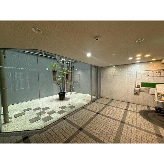 広いエントランスです。