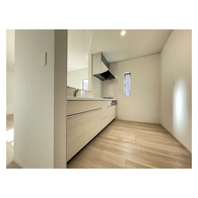 リビングの様子を見ながら家事ができるので小さなお子さまがいるご家庭も安心です＾＾