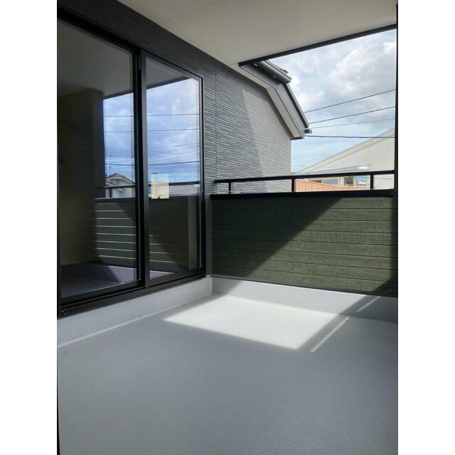 自宅で気分のスイッチを切り替えるならバルコニーがおすすめ！（2号棟）