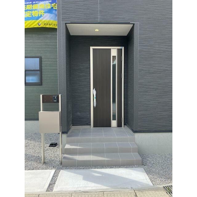 帰ってきたらまずは玄関で消毒や消臭を（2号棟）