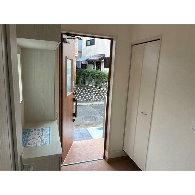 家の外と中をつなぐ要所だからすっきり心地よく整えたい（2号棟）