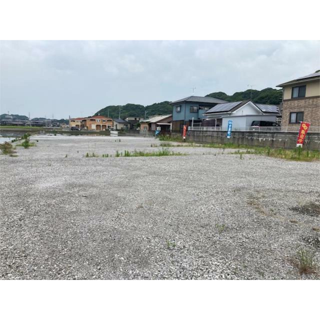 光と風が心地よく通う東南角地の１号棟。この地で、穏やかでやさしい暮らしが待っています。