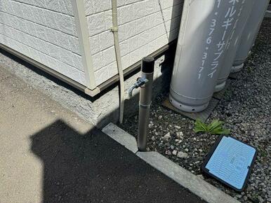 洗車などにも使える散水栓つき。