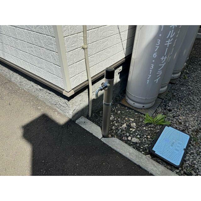 洗車などにも使える散水栓つき。
