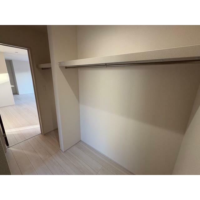 大切な洋服にはきちんと収納場所を用意したい（3号棟）