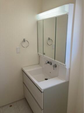 洗面台で帰宅後のリセットタイム（3号棟）