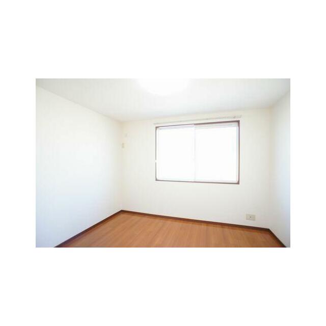 【洋室】大きな窓が付いていて明るい空間です。寝室や子供部屋など様々な用途にどうぞご利用ください。Ｌ…
