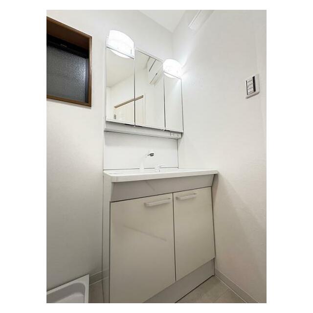 洗面台は新品にしました。