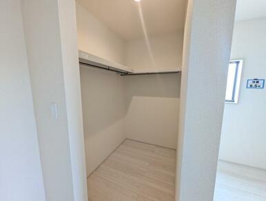 賢く収納しながら季節ごとの装いを楽しみたい（3号棟）