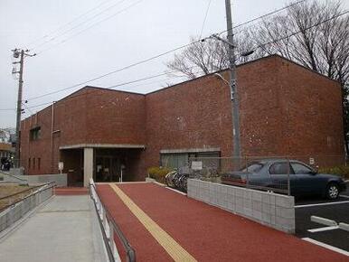 日野市立中央図書館