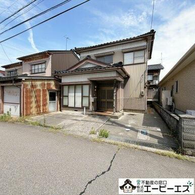 現在、建物が建っていますが解体更地渡しとなります