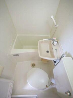 お手入れのしやすい洗面ボウル付