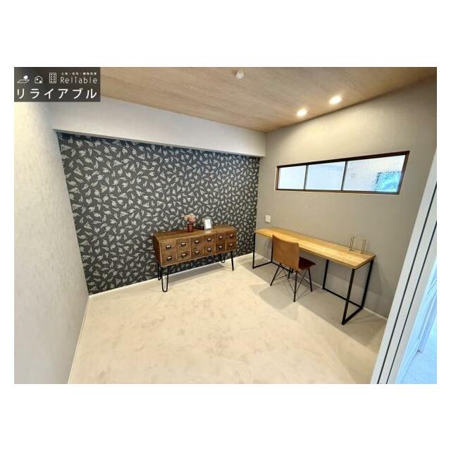 絵リビング横の約4.5帖の洋室は用途が広がる空間で趣味から仕事まで大活躍のスペースになりそう！