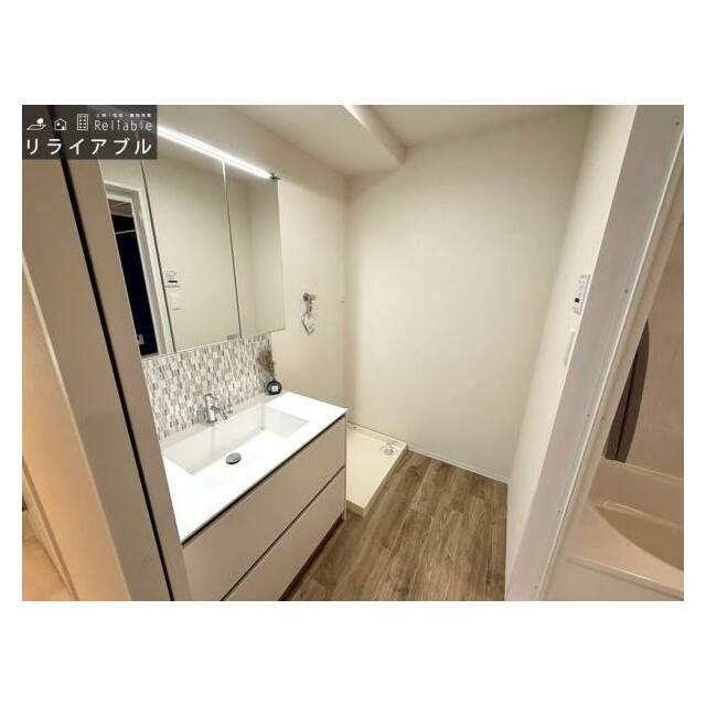 独立洗面台も収納スペースがありスッキリ使えそう！