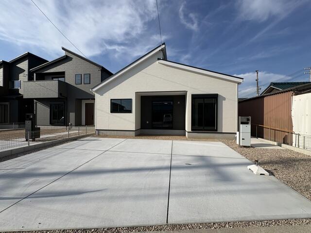 西尾市 一色町対米大屋敷 1階建 4LDKの画像