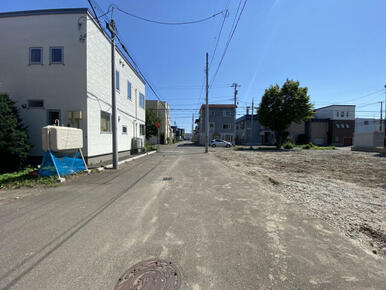 販売現地写真※樹木撤去・縁石切り下げ工事予定