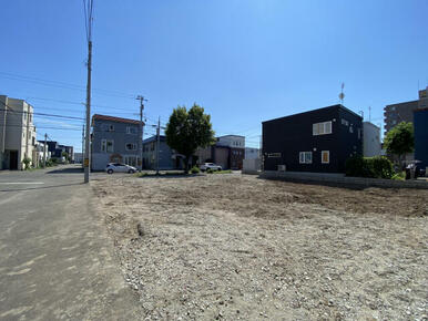 販売現地写真※樹木撤去・縁石切り下げ工事予定