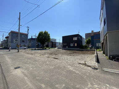 販売現地写真※樹木撤去・縁石切り下げ工事予定