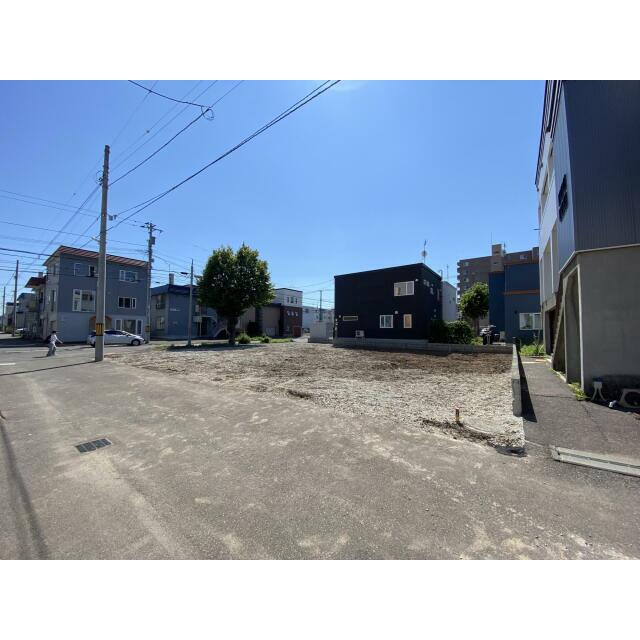 販売現地写真※樹木撤去・縁石切り下げ工事予定