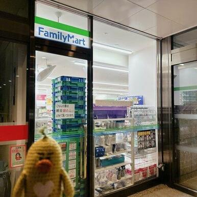 ファミリーマート 御殿山トラストタワー店