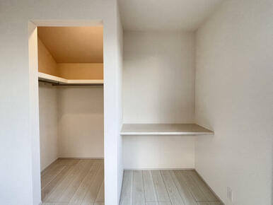 【1号棟】洋室6.75帖WIC・カウンター