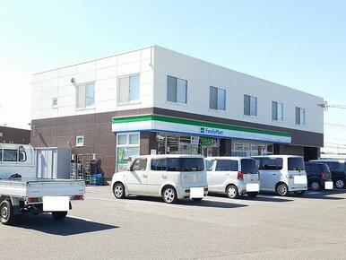 ファミリーマート蓑原店